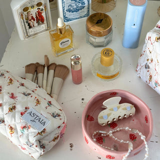 Quilted makeup bag makeup bag astala luna carry all makeup pouch pencil bag brushes bag makeup case vintage floral vanity case cosmetic bag Laptop case laptop bag quilted laptop cover laptop