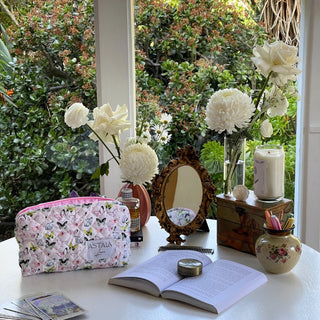 Quilted makeup bag makeup bag astala luna carry all makeup pouch pencil bag brushes bag makeup case vintage floral vanity case cosmetic bag Laptop case laptop bag quilted laptop cover laptop