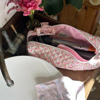 Quilted makeup bag makeup bag astala luna carry all makeup pouch pencil bag brushes bag makeup case vintage floral vanity case cosmetic bag Laptop case laptop bag quilted laptop cover laptop