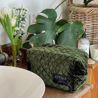 Quilted makeup bag makeup bag astala luna carry all makeup pouch pencil bag brushes bag makeup case vintage floral vanity case cosmetic bag Laptop case laptop bag quilted laptop cover laptop
