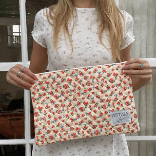 Quilted makeup bag makeup bag astala luna carry all makeup pouch pencil bag brushes bag makeup case vintage floral vanity case cosmetic bag Laptop case laptop bag quilted laptop cover laptop