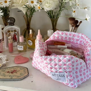 Quilted makeup bag makeup bag astala luna carry all makeup pouch pencil bag brushes bag makeup case vintage floral vanity case cosmetic bag Laptop case laptop bag quilted laptop cover laptop