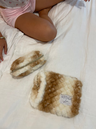 Doe Pouch