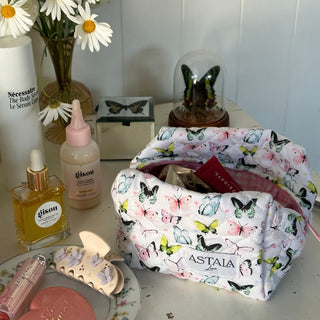 Quilted makeup bag makeup bag astala luna carry all makeup pouch pencil bag brushes bag makeup case vintage floral vanity case cosmetic bag Laptop case laptop bag quilted laptop cover laptop