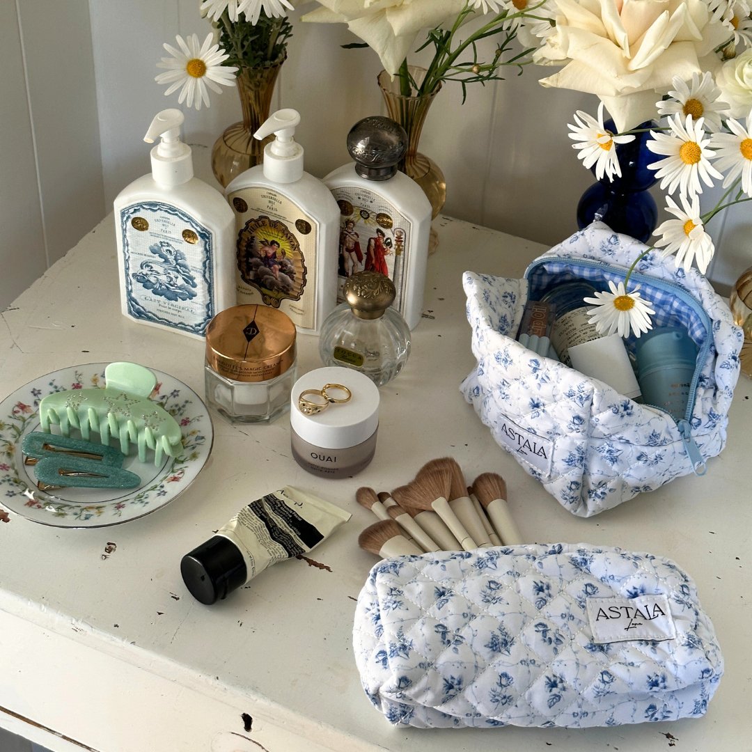 Quilted makeup bag makeup bag astala luna carry all makeup pouch pencil bag brushes bag makeup case vintage floral vanity case cosmetic bag Laptop case laptop bag quilted laptop cover laptop