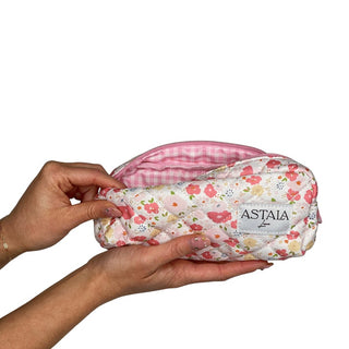 Quilted makeup bag makeup bag astala luna carry all makeup pouch pencil bag brushes bag makeup case vintage floral vanity case cosmetic bag Laptop case laptop bag quilted laptop cover laptop